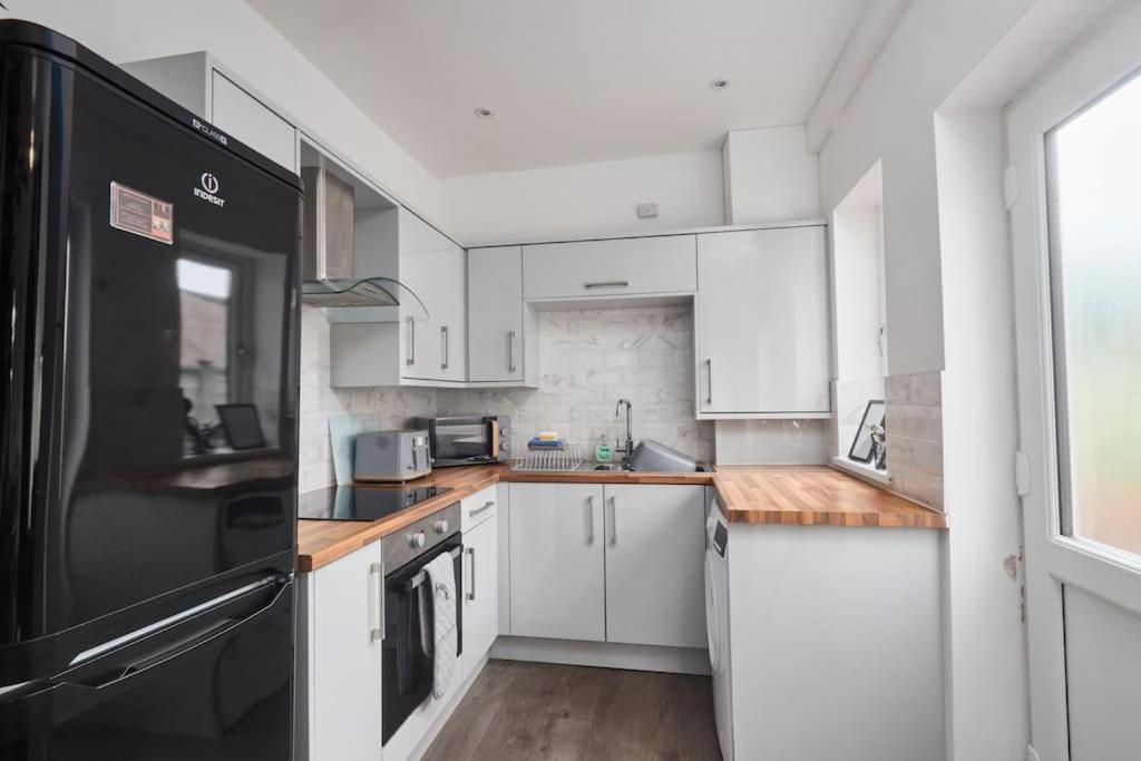 Apartament Haw Hill House - Modern 4 Bed Normanton  Zewnętrze zdjęcie